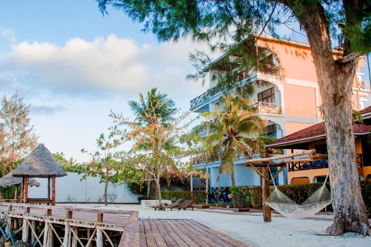 נונגווי Mnarani Beach Cottages מראה חיצוני תמונה