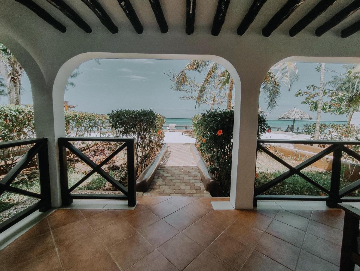 נונגווי Mnarani Beach Cottages מראה חיצוני תמונה