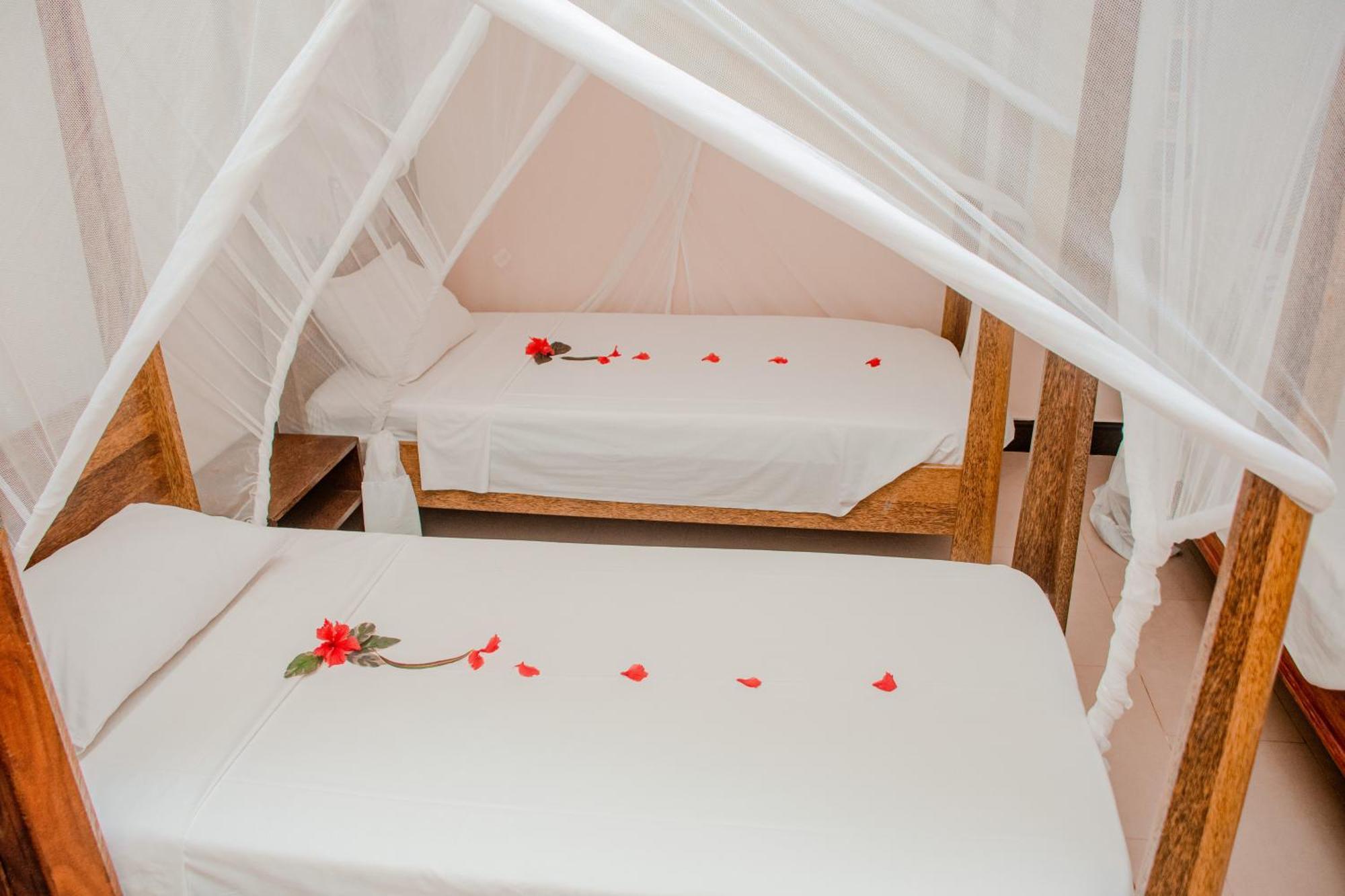 נונגווי Mnarani Beach Cottages מראה חיצוני תמונה
