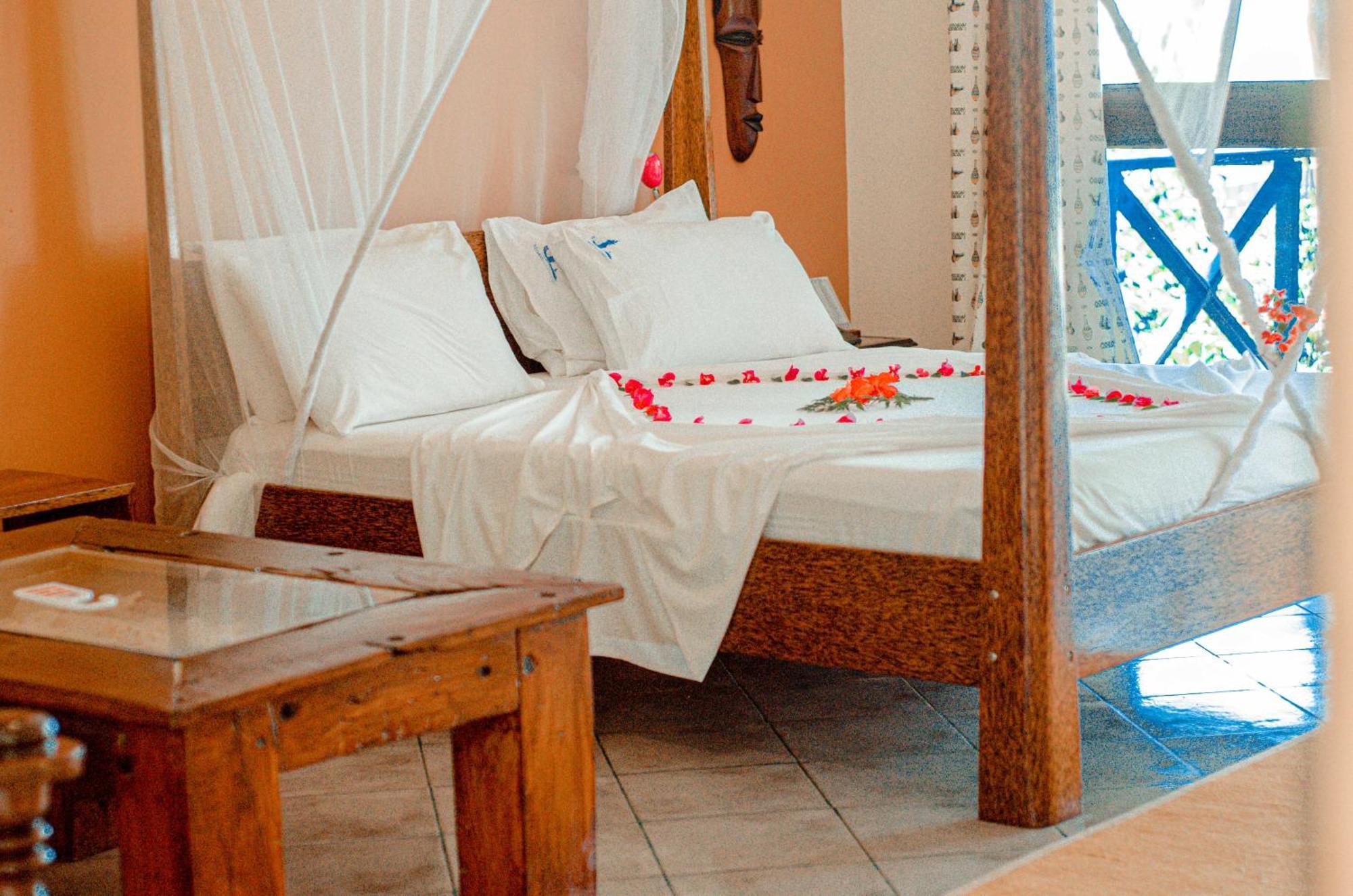 נונגווי Mnarani Beach Cottages מראה חיצוני תמונה